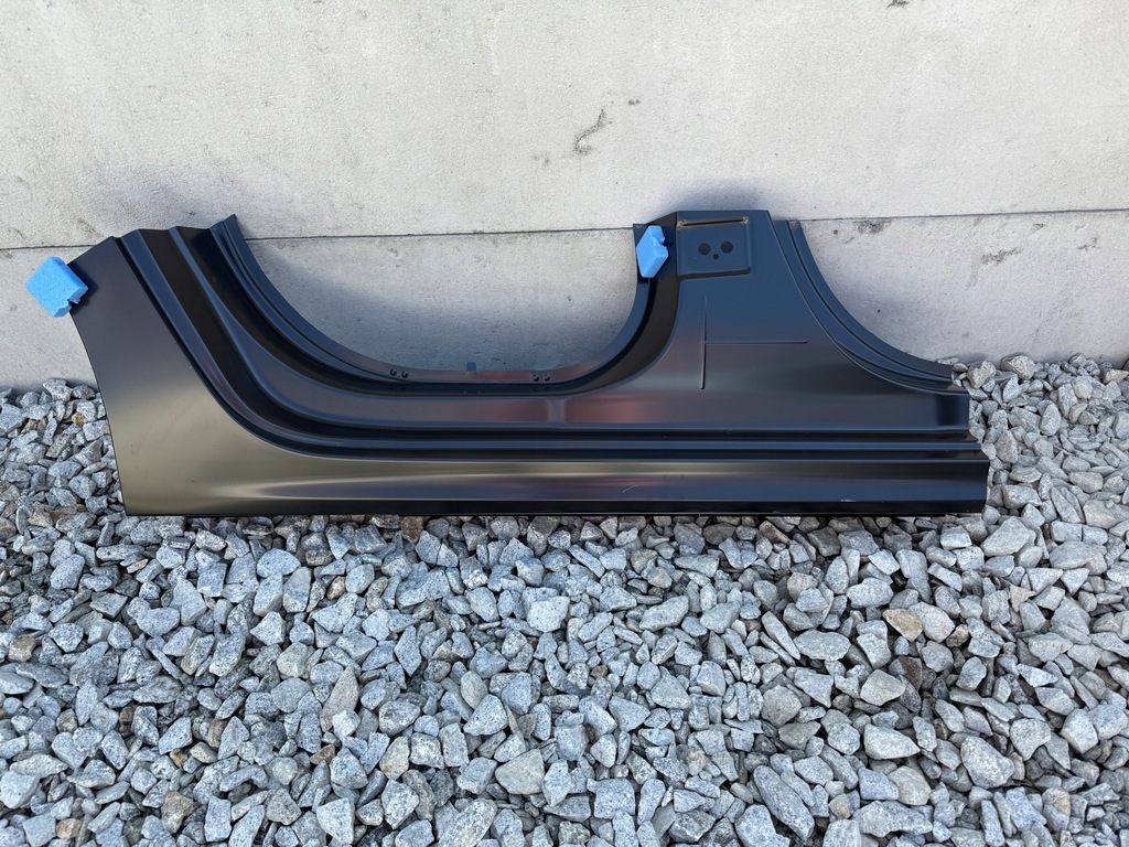 фото №1, Opel corsa f правый порог блок двигателя обшивка