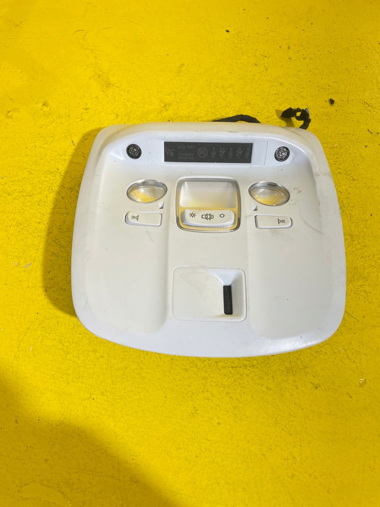 фото №1, Peugeot 308 ii - лампа потолочный