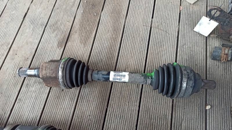 фото №1, Volvo v50 05- привідний вал ліва 2.0d powershift p31259794