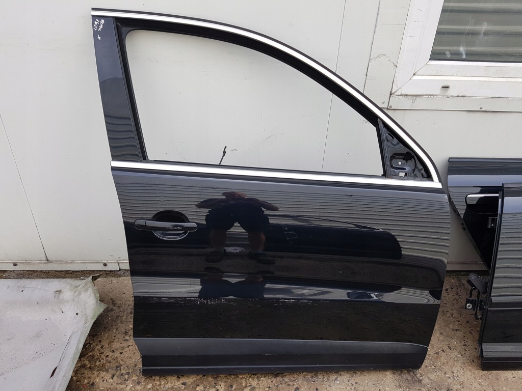 фото №1, Vw tiguan i 5n 06-15r дверь правое перед lc9x