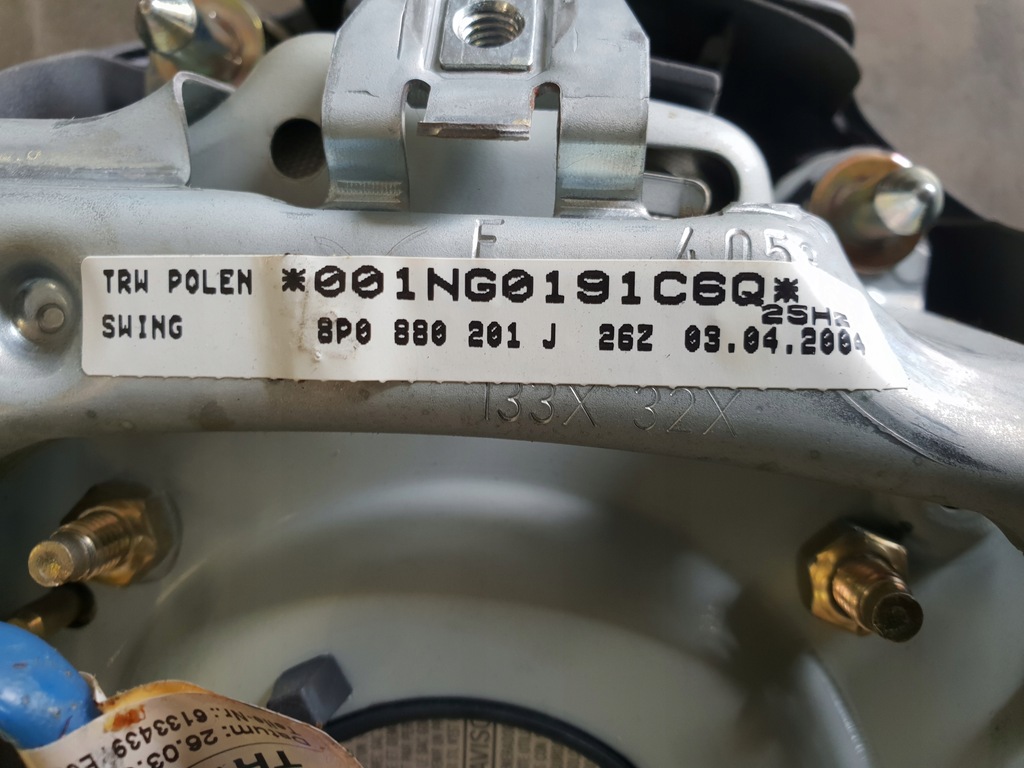 фото №8, Audi a4 b6 04r консоль приборная панель air bag ремни swing