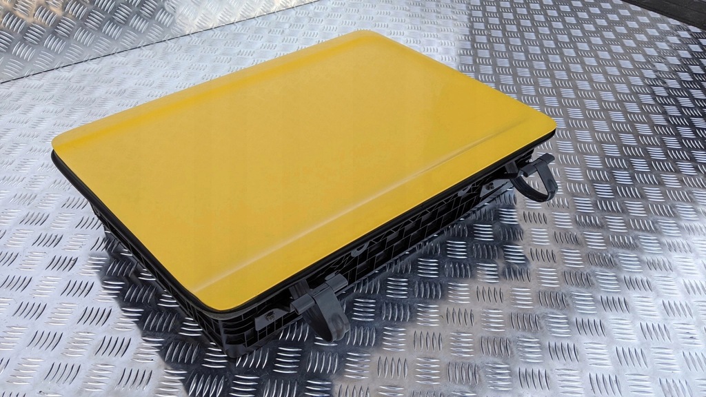 фото №4, Крышка багажника бардачка кабины scania r правая сторона