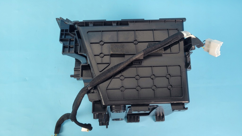 Kia sorento iv 1.6t-gdi 20r бардачок полка туннель среднего 84681-p2000 с Разборки