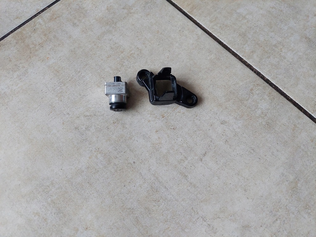 фото №1, Камера перед - кронштейн - mercedes c klasa w206