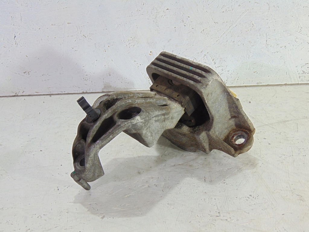 фото №2, Кронштейн подушка двигуна renault scenic iii