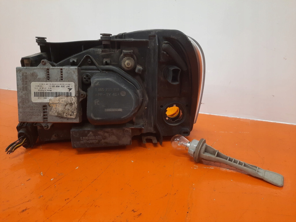 фото №8, Ford galaxy i lift 00-06 фара правий перед 1305235533