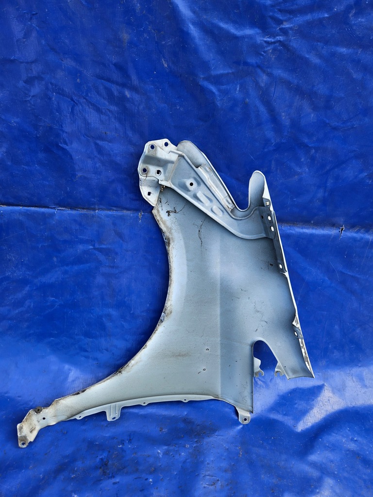 фото №6, Toyota prius plus крыло правый 040