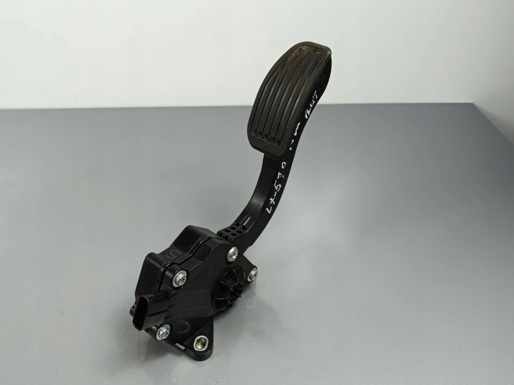 фото №1, 2015 lexus lx 570 педаль газу 7811060022