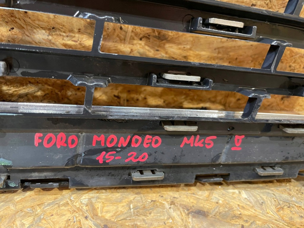 Ford mondeo mk5 v 14-19 решётка  решётка радиатора решётка хром средняя бампера перед Оригинал
