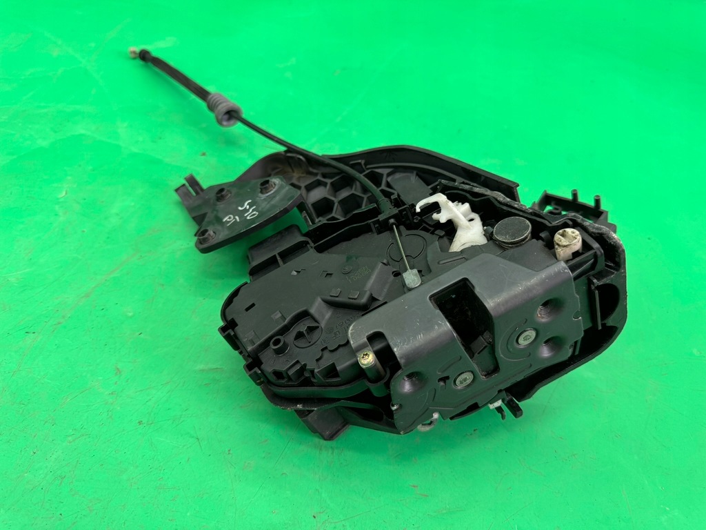 фото №7, Замок двері правий задній задня 30699802 volvo s40 ii 04- v50 europa 10pin