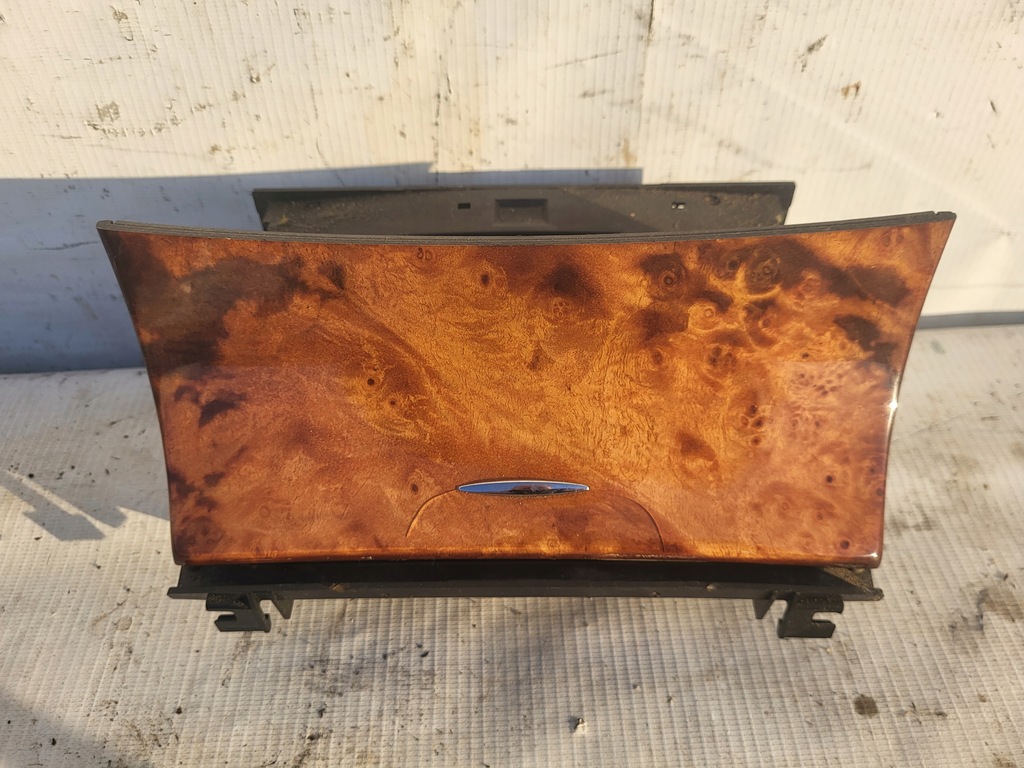 фото №1, Пепельница mercedes e w211