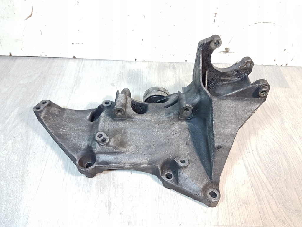 Кронштейн кронштейн генератора 1.9 nissan primera p12 Ціна