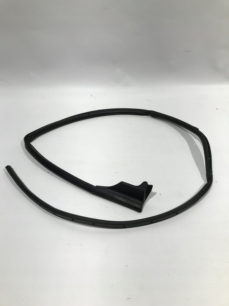 фото №1, Прокладка дверь нижняя правый перед opel grandland x