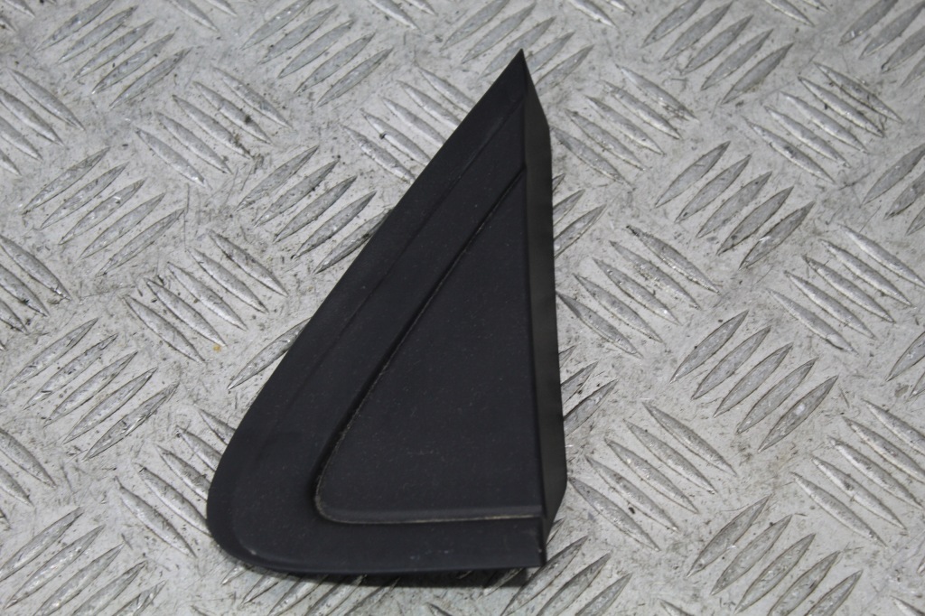 фото №1, Заглушка крыла правый задняя twingo iii 3