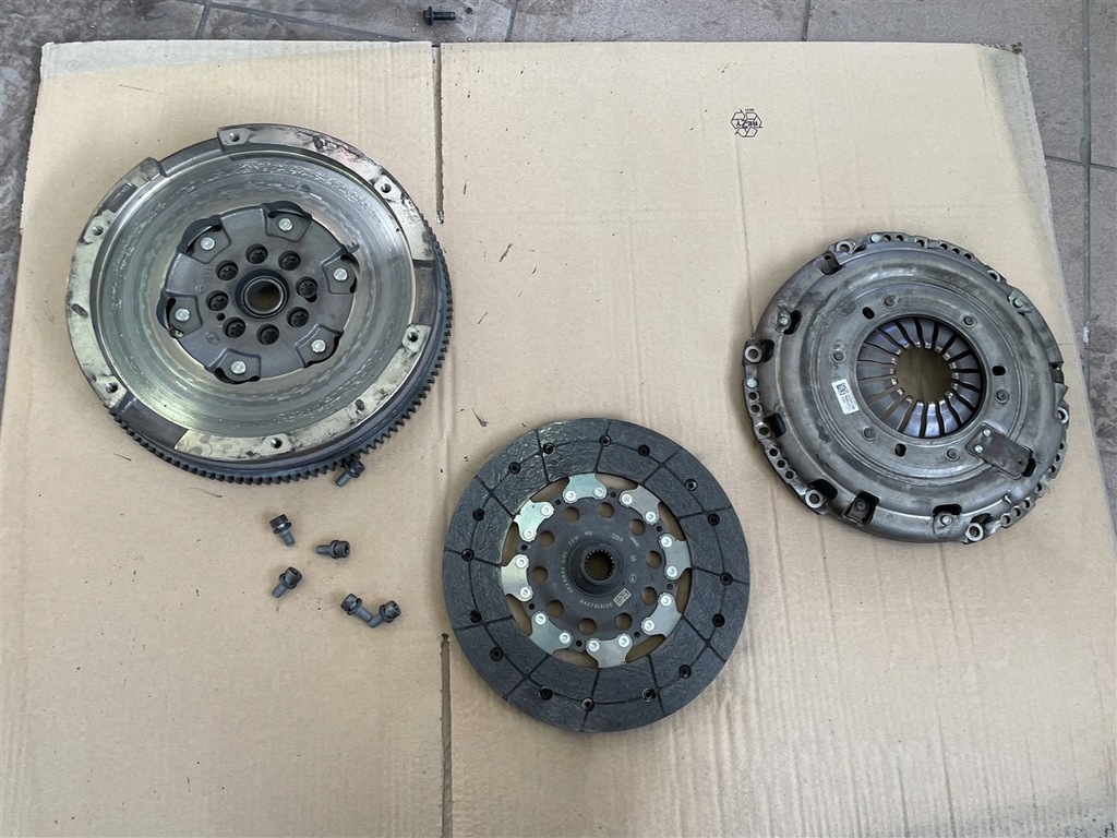 фото №1, Колесо двухмассовый сцепление диск прижим renault master 4 iv 19-23r 2.3 dci