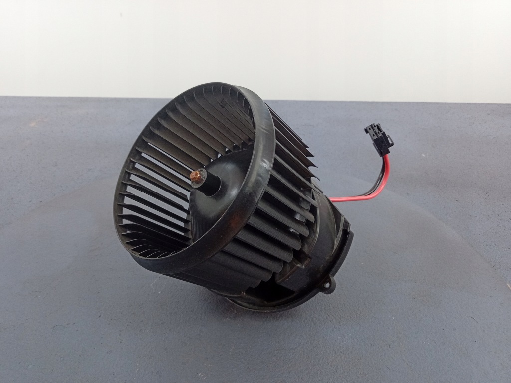 фото №1, Bmw 1 f40 f44 f48 повітродувка повітря 9297752