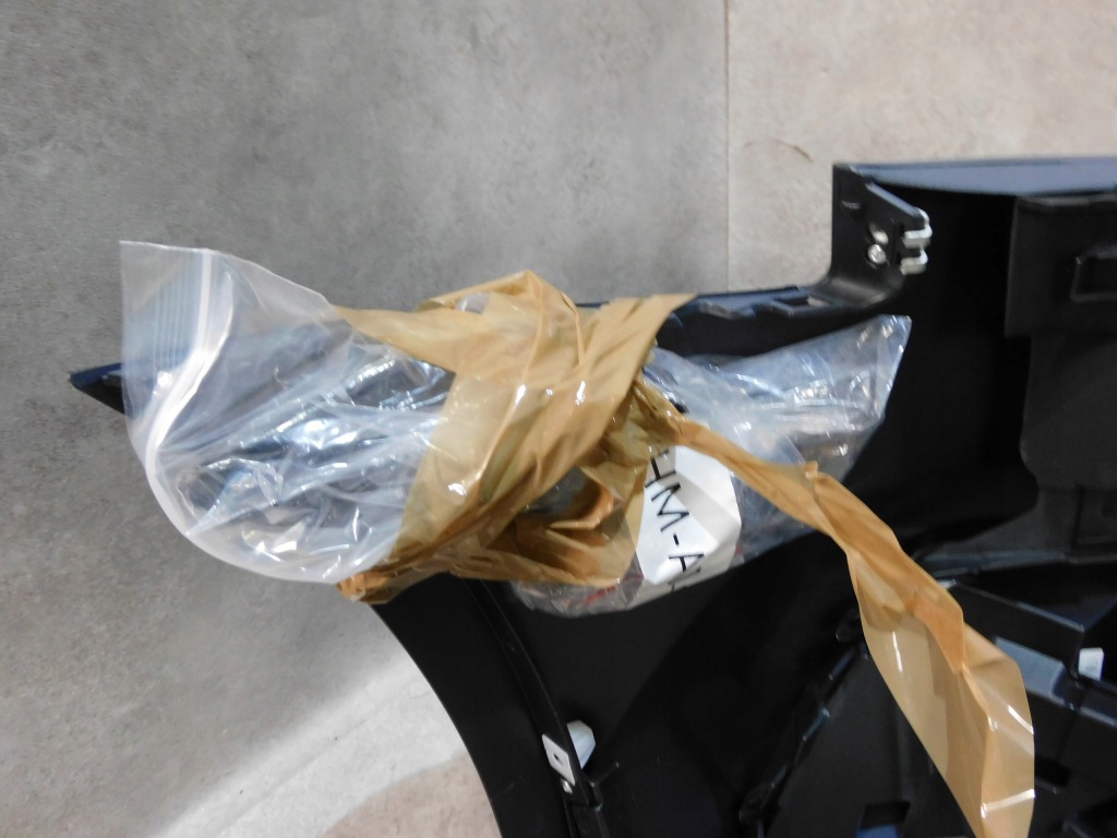 Audi a6 c7 4g рестайлинг  s line competition бампер перед решётка радиатора пол черный Недорого