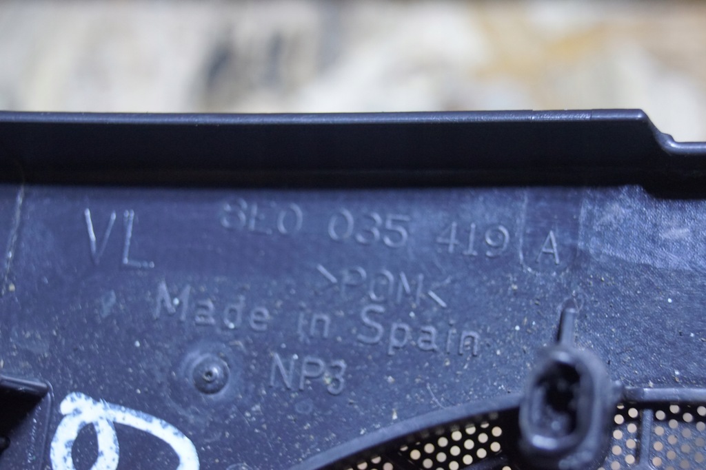 фото №13, Решётка динамика дверь audi a4 b6 8e0035419a