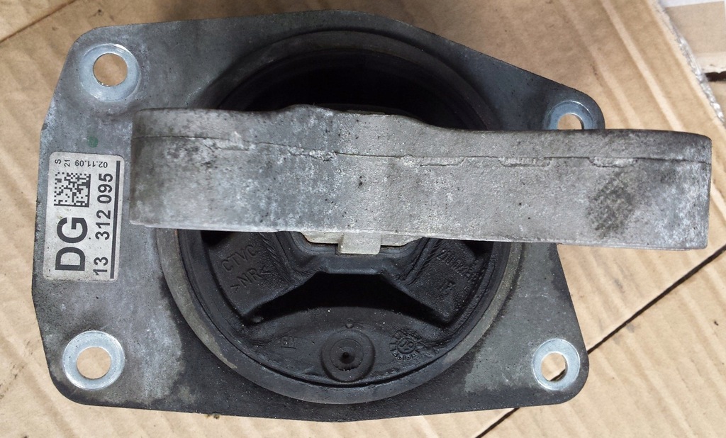фото №1, Opel insignia кронштейн подушка двигуна 13312095