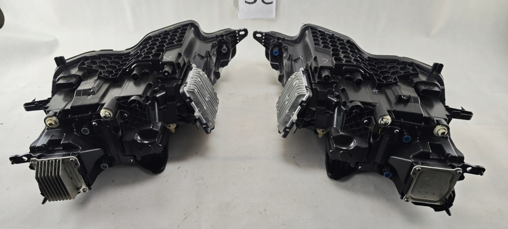 Volvo v60 s60 2 full led левый правый фара левая правый  32228867 32228866 Недорого