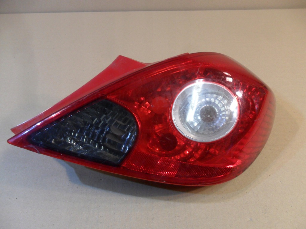 фото №1, Лампа задня права 13186351 opel corsa d 3d