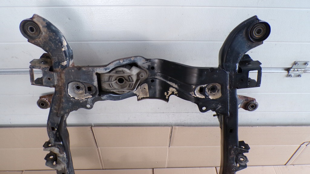 Купити Astra 2 2 1.8 16v поперечина підрамник підрамник