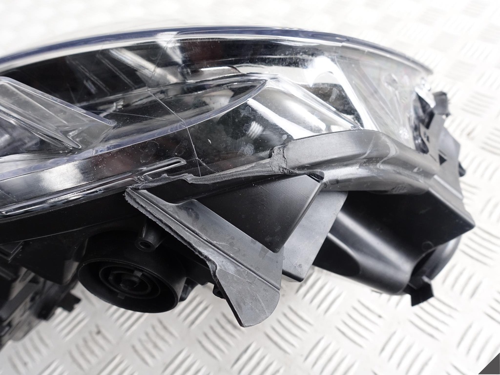 фото №15, Peugeot rifter 18- обычная h7 левая перед eu uszk. лампа