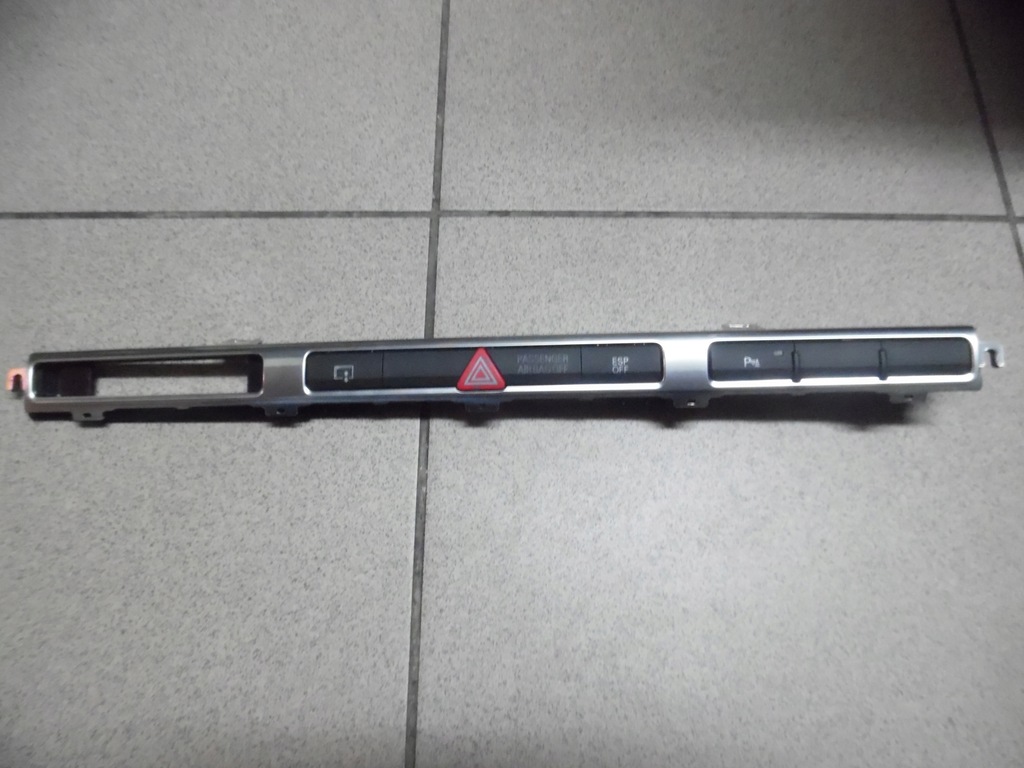 фото №1, Audi a8 d3 панель 4e2927137ep