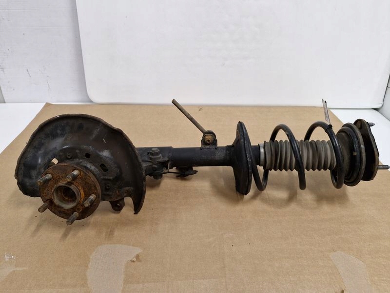 фото №1, Toyota matrix 2 ii e140 амортизаторна стійка правий поворотний кулак права ступиця амортизатор