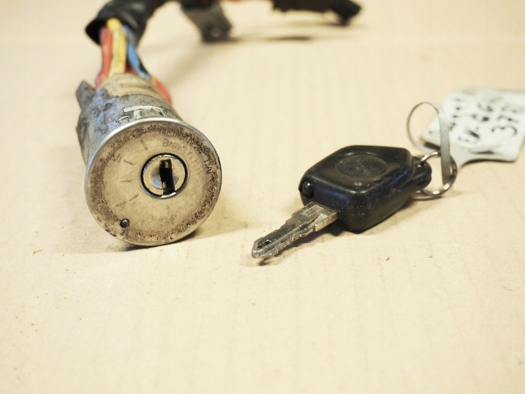 фото №5, Peugeot 306 замок запалювання з ключ 3-роз'єми оригінал