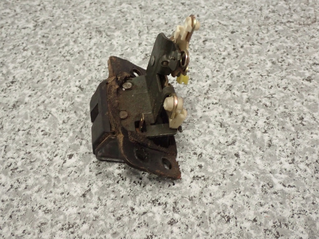 фото №5, Hyundai trajet замок крышки задний багажника