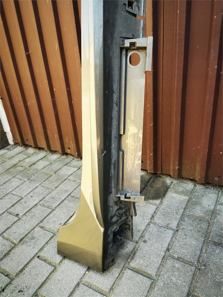 фото №6, Toyota corolla e21 kombi поріг правий молдинг progowaprawa демонтаж