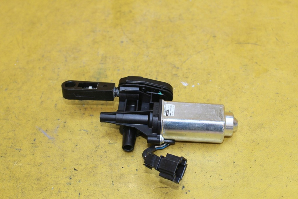 фото №4, Моторчик спинка правий перед a8 d3 4e0905852d