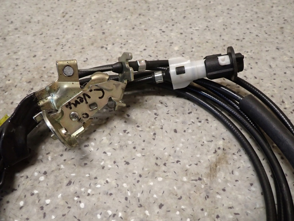 фото №4, Toyota corolla verso 04- трос крышка топлива