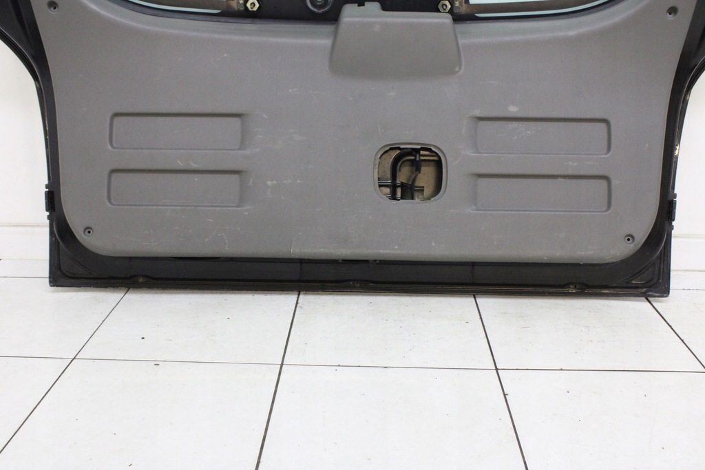 фото №10, Hyundai tucson i 2004r- крышка багажника крышка багажника - eb - код лакокрасочного покрытия