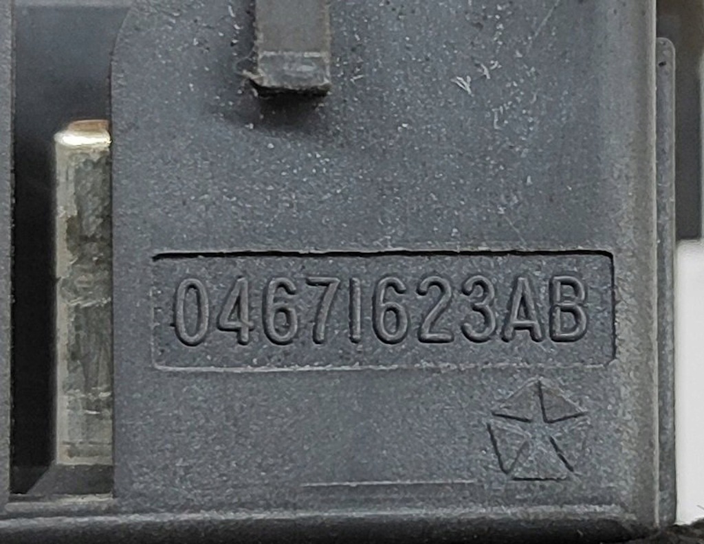 фото №8, Chrysler pt cruiser 2003 кнопка центрального замка