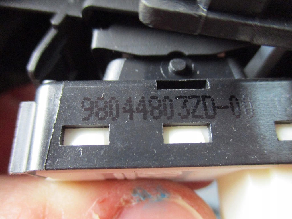 фото №6, Перемикач панель вікон peugeot 3008 98044803zd