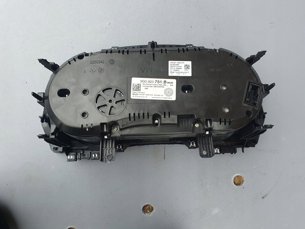 фото №10, Счетчик приборы vw passat b8 europa 3g0920751b
