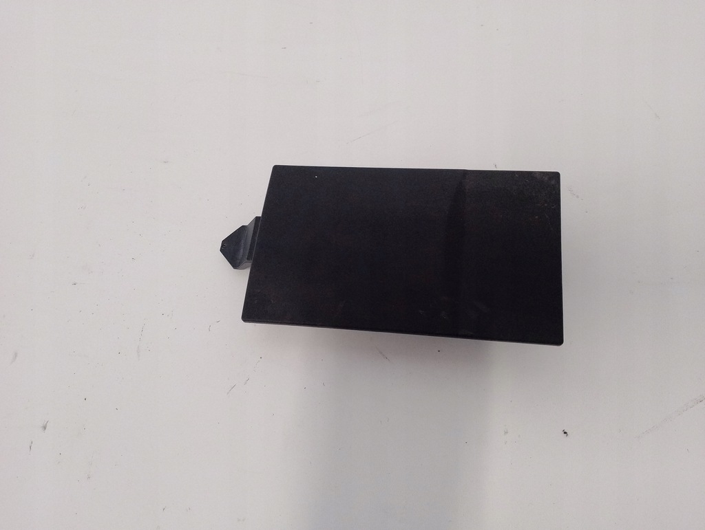 фото №1, Audi a1 8x защита заглушка разъёмы пол 8x0971981b