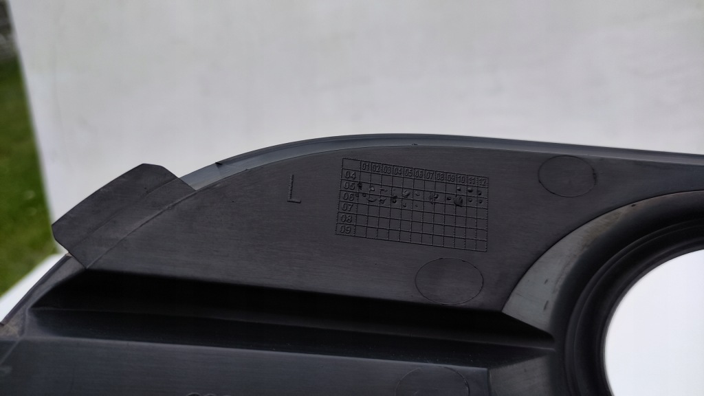 Купити Audi a4 b7 s line 8e0 решітка бампера рамка протитуманної фари ліва перед kr134