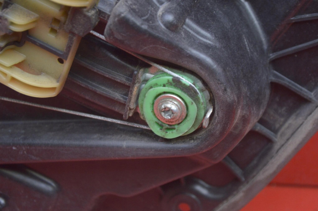 фото №6, Підйомник скло правий задня 31276218 31343872 volvo s40 2 ii 5d hb lift 16-20