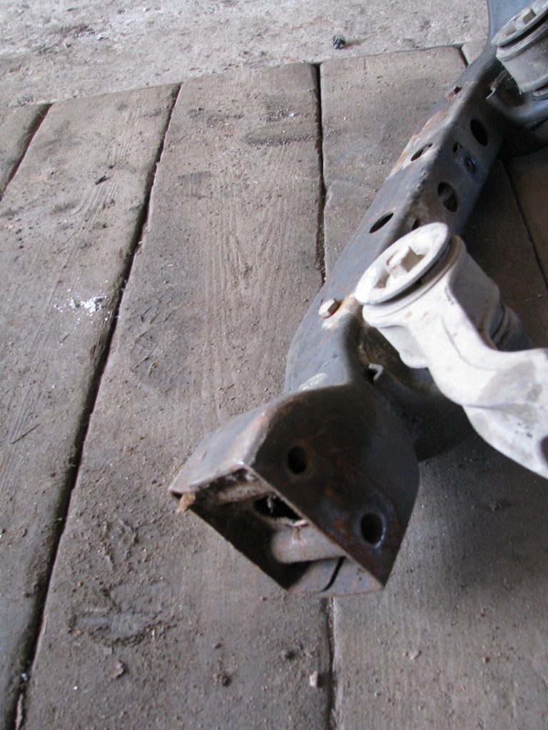 фото №7, Балка двигателя подрамник мост перед kia sorento i 2.5crdi