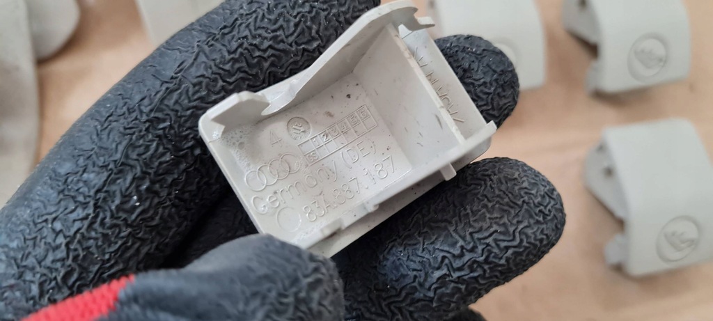 фото №9, Q3 83a кронштейн кронштейн isofix сиденье задняя комплект 83a887233a