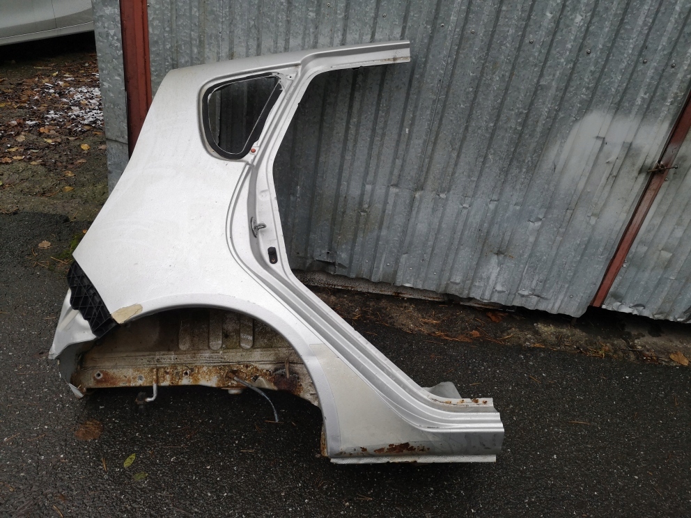 фото №1, Colt vi 5hb чверть крила задня правий обрізаний