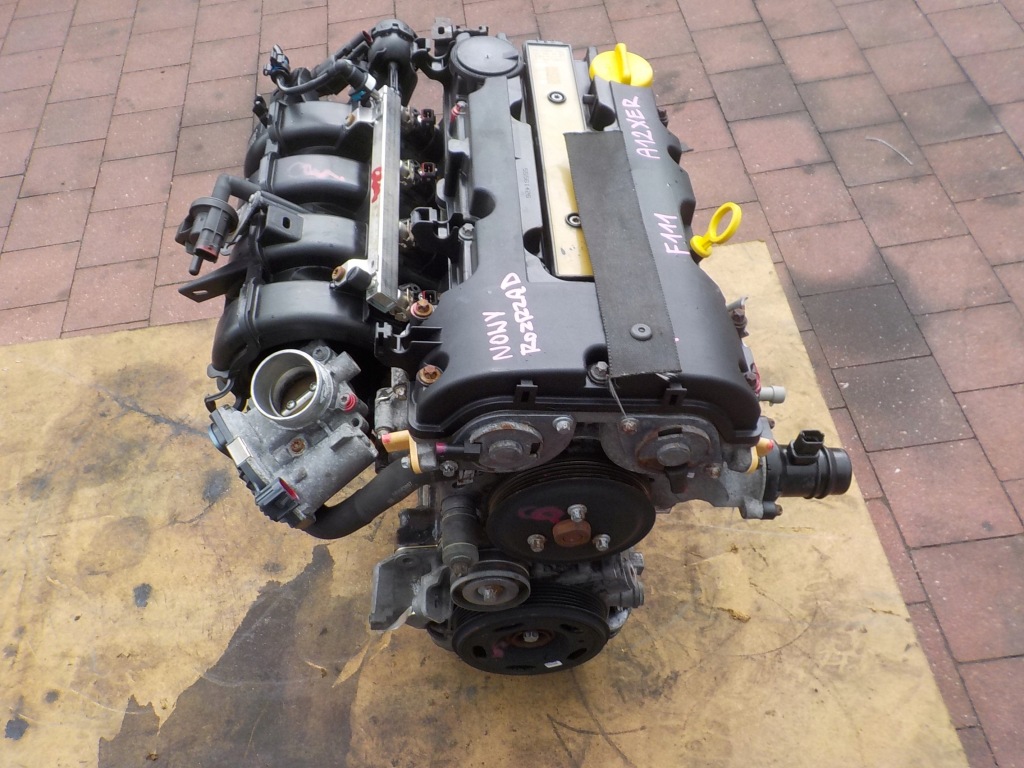 Opel corsa e d adam 1.2 16v 86km двигатель комплектный  a12xer film Цена