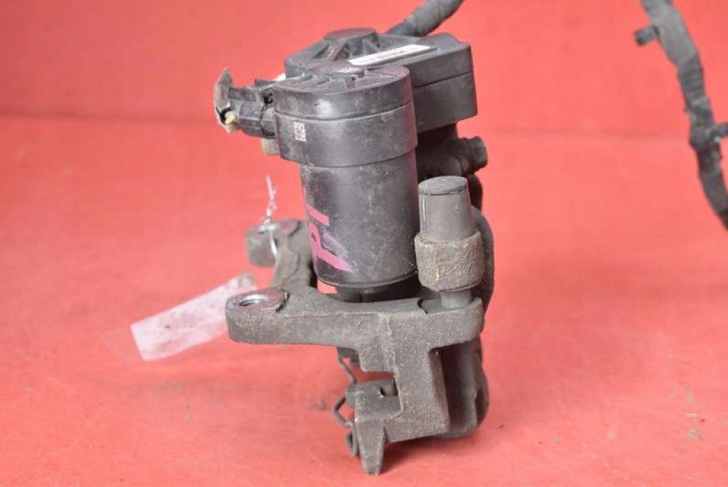 фото №7, Суппорт тормозной правый задняя dg9c2d250g ford s-max mk2 2 ii 2.0 tdci 150 km