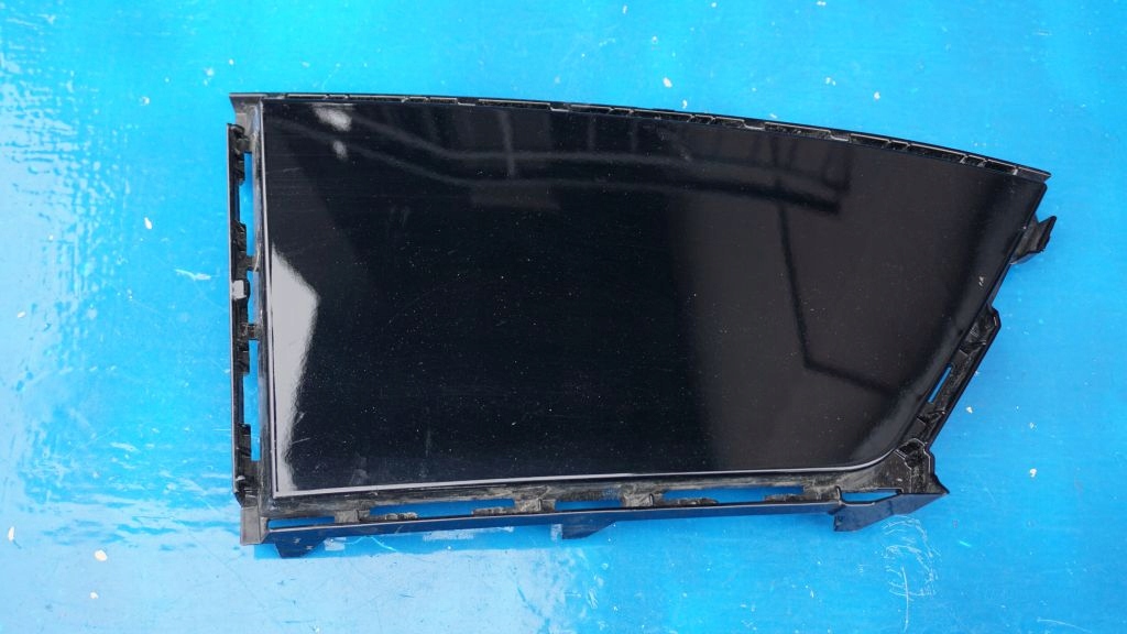 фото №1, Bmw ix i20 - левая молдинг решётка бампера задняя