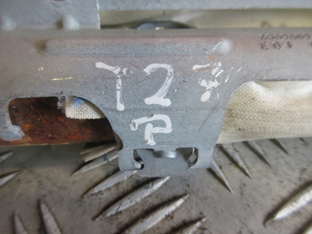 фото №4, Шторка безопасности воздушная правая подушка безопасности avensis t27 kombi