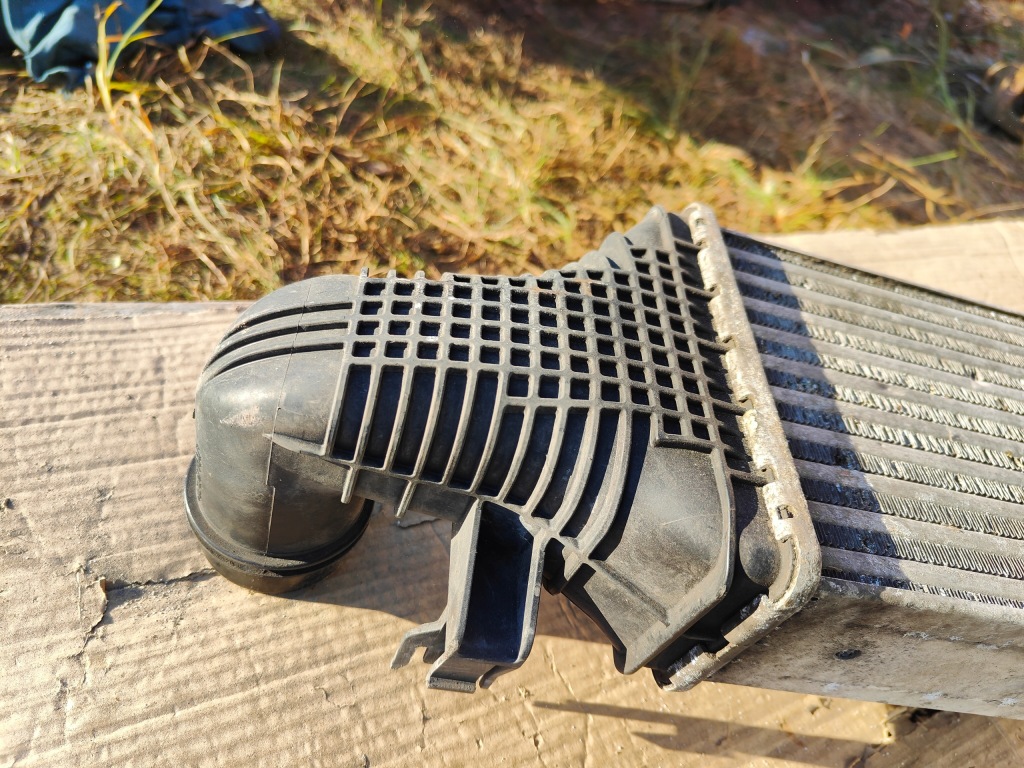 Радиатор интеркулер mercedes w204 c-klasa a2045000500 Цена