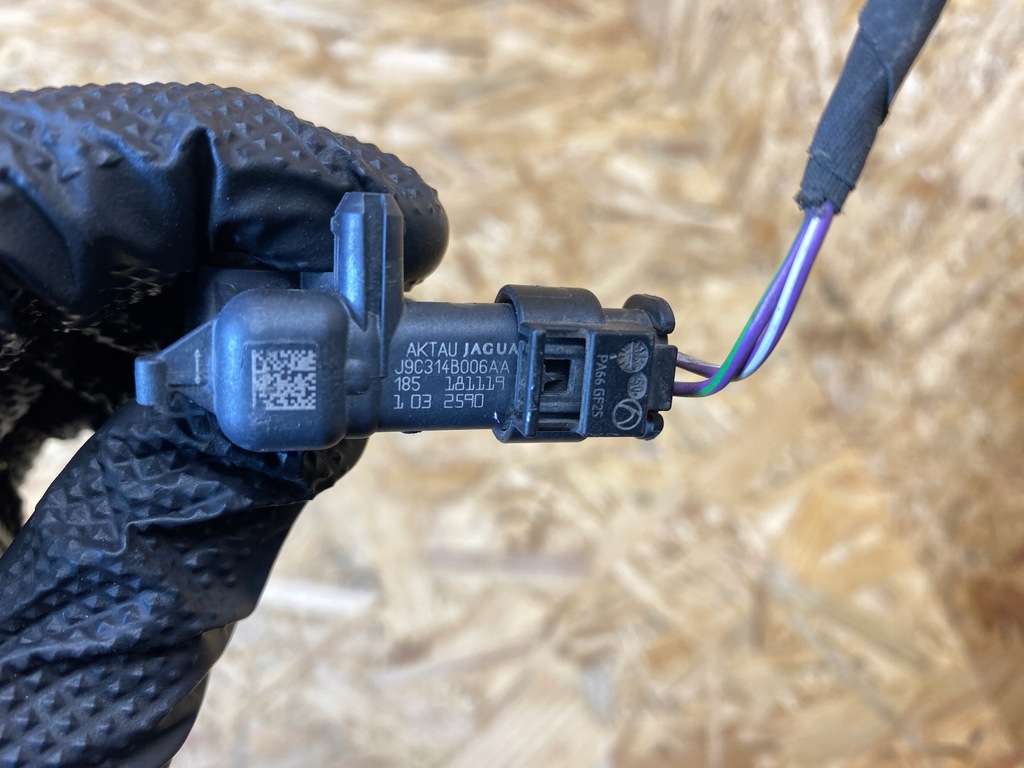 фото №9, Датчик удара штекер jaguar f-pace j9c3-14b006-aa